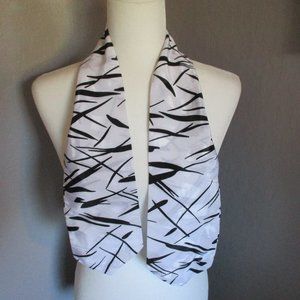 Black & white petite scarf